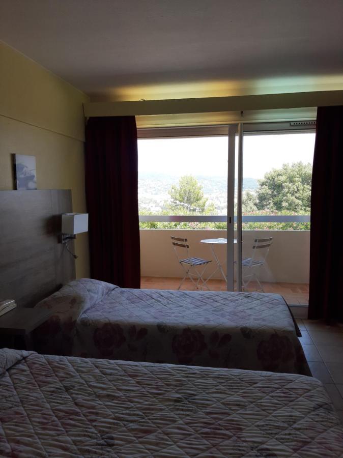 Logis Hotel Le Col De L'Ange Draguignan Dış mekan fotoğraf