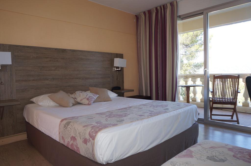 Logis Hotel Le Col De L'Ange Draguignan Dış mekan fotoğraf
