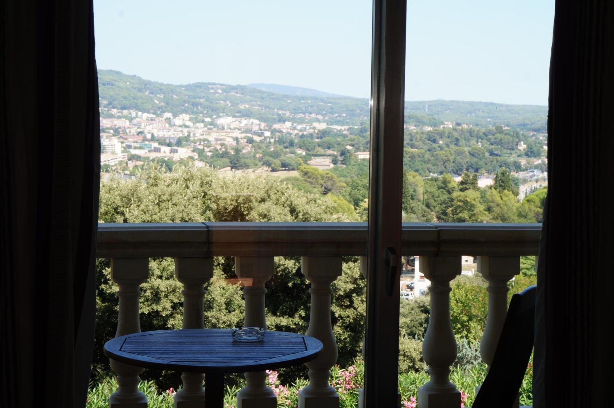Logis Hotel Le Col De L'Ange Draguignan Oda fotoğraf