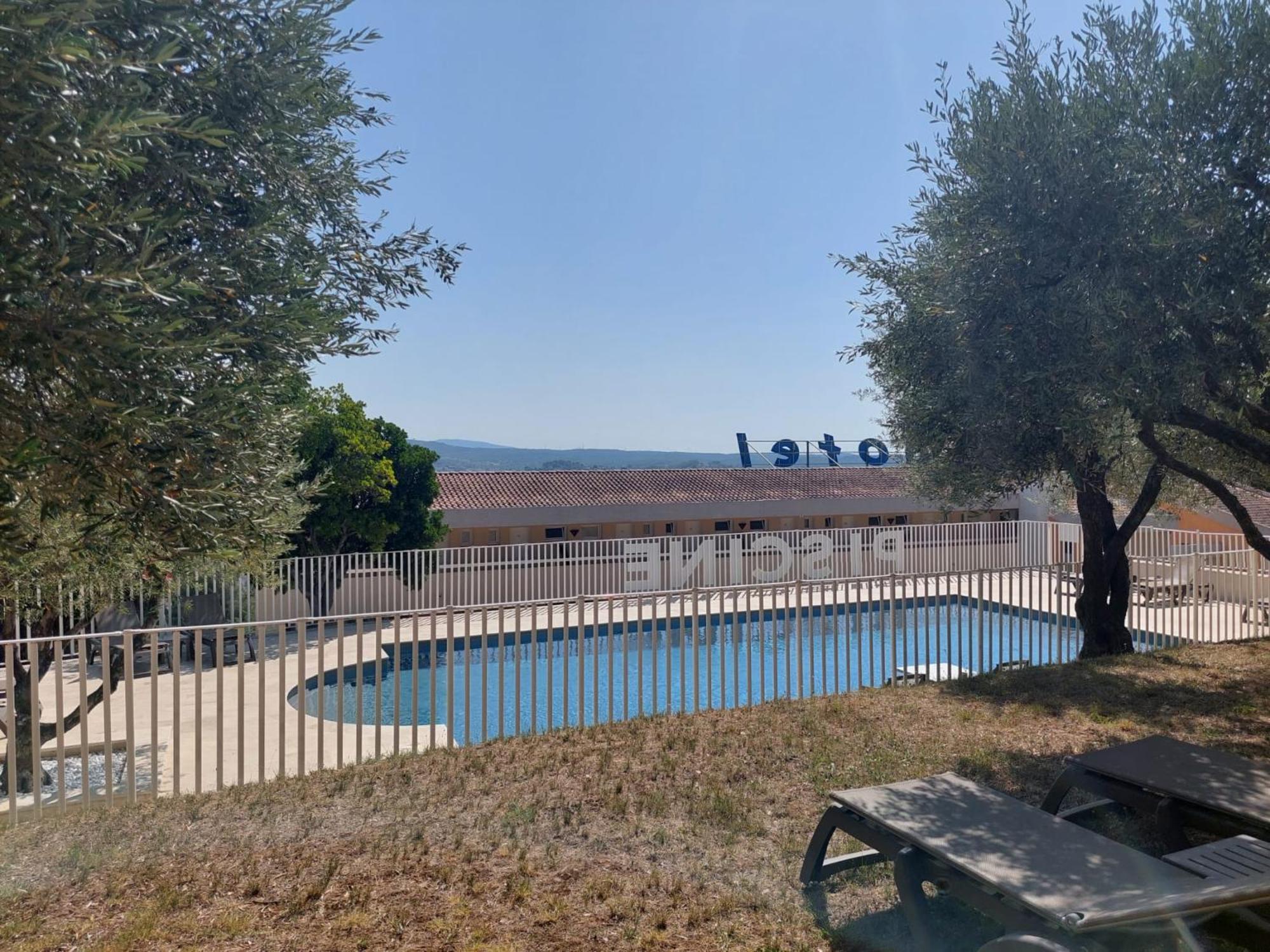 Logis Hotel Le Col De L'Ange Draguignan Dış mekan fotoğraf