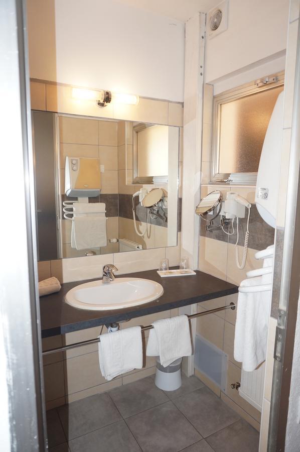 Logis Hotel Le Col De L'Ange Draguignan Dış mekan fotoğraf