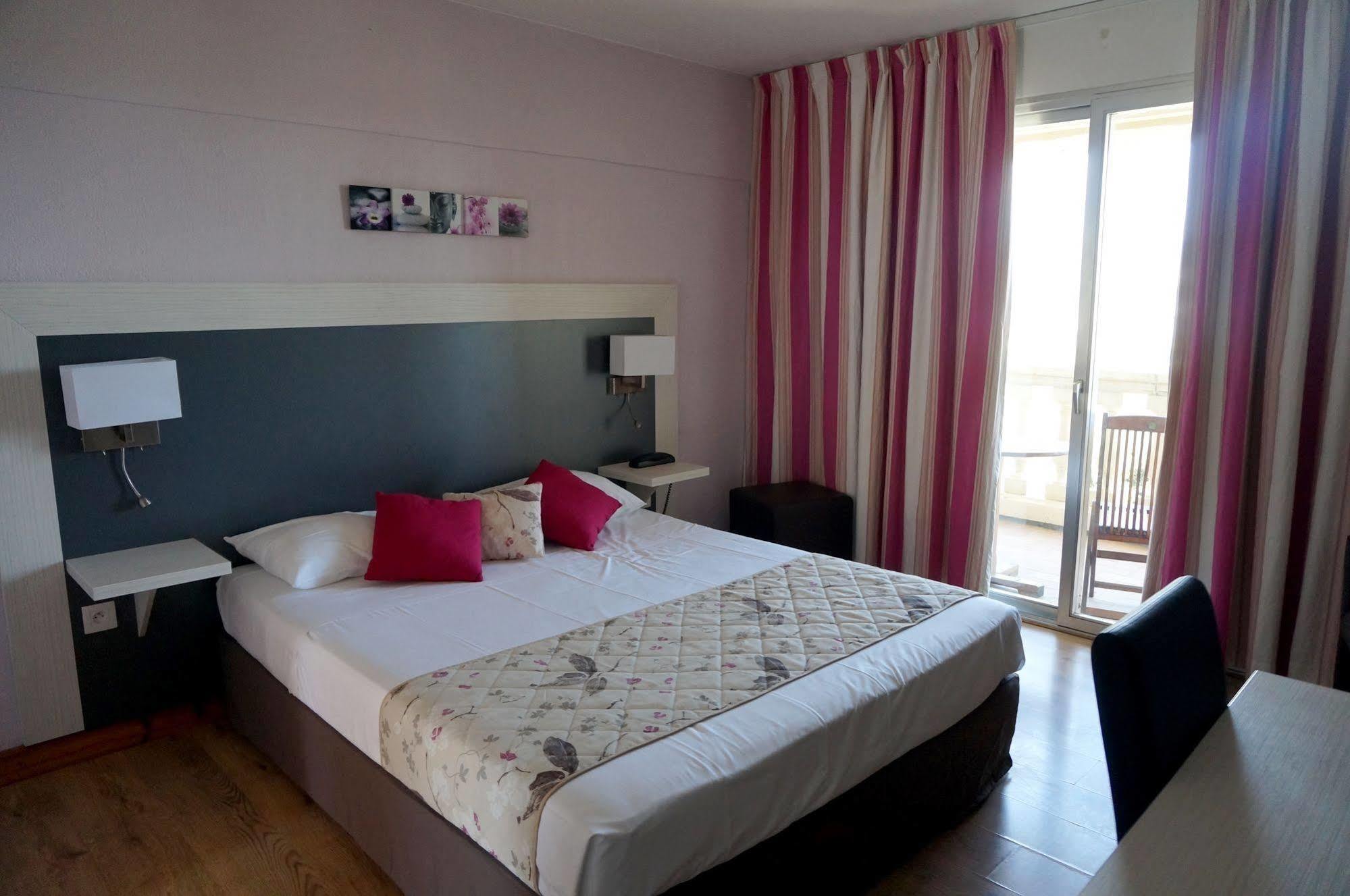 Logis Hotel Le Col De L'Ange Draguignan Dış mekan fotoğraf