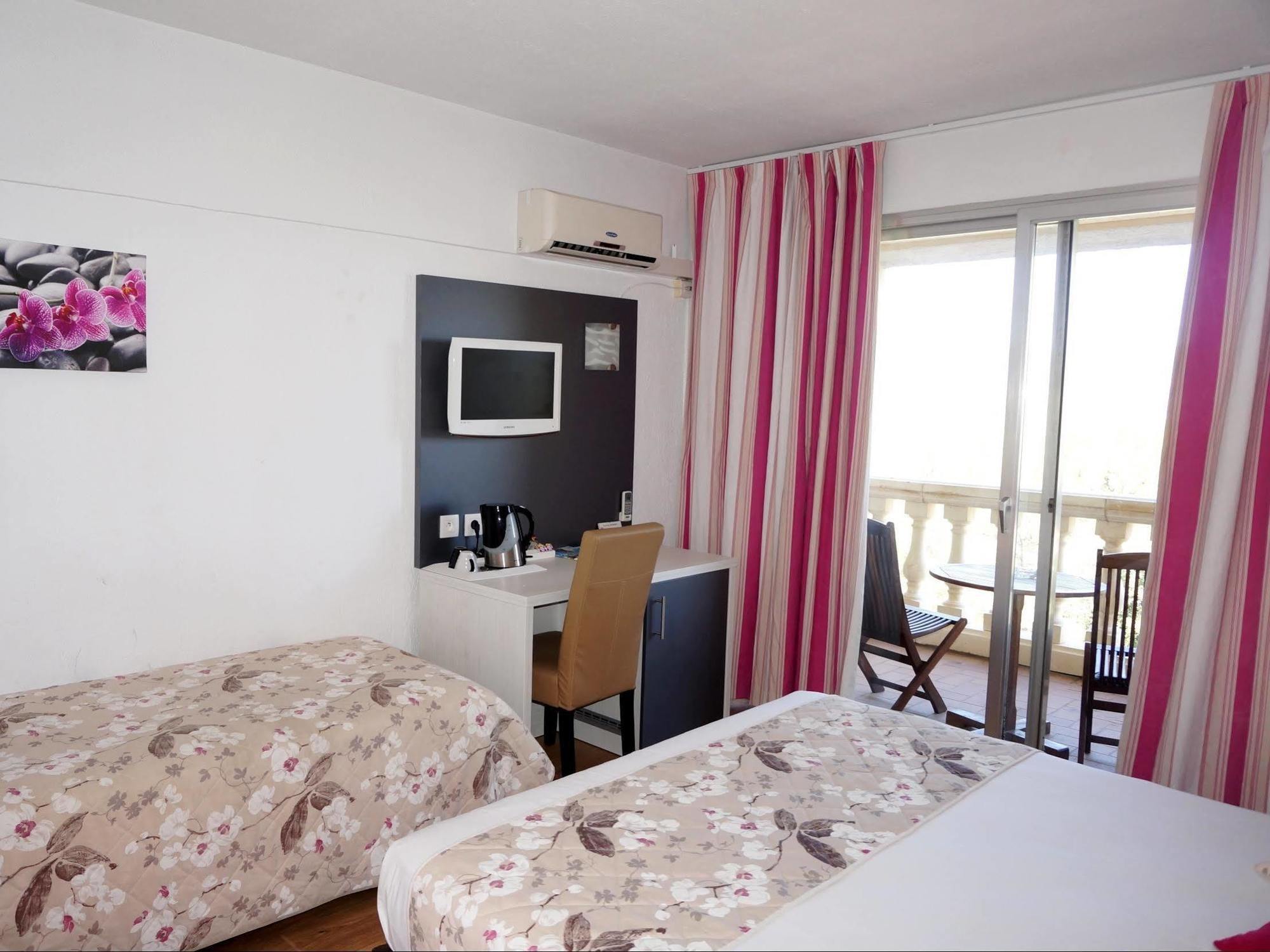 Logis Hotel Le Col De L'Ange Draguignan Dış mekan fotoğraf