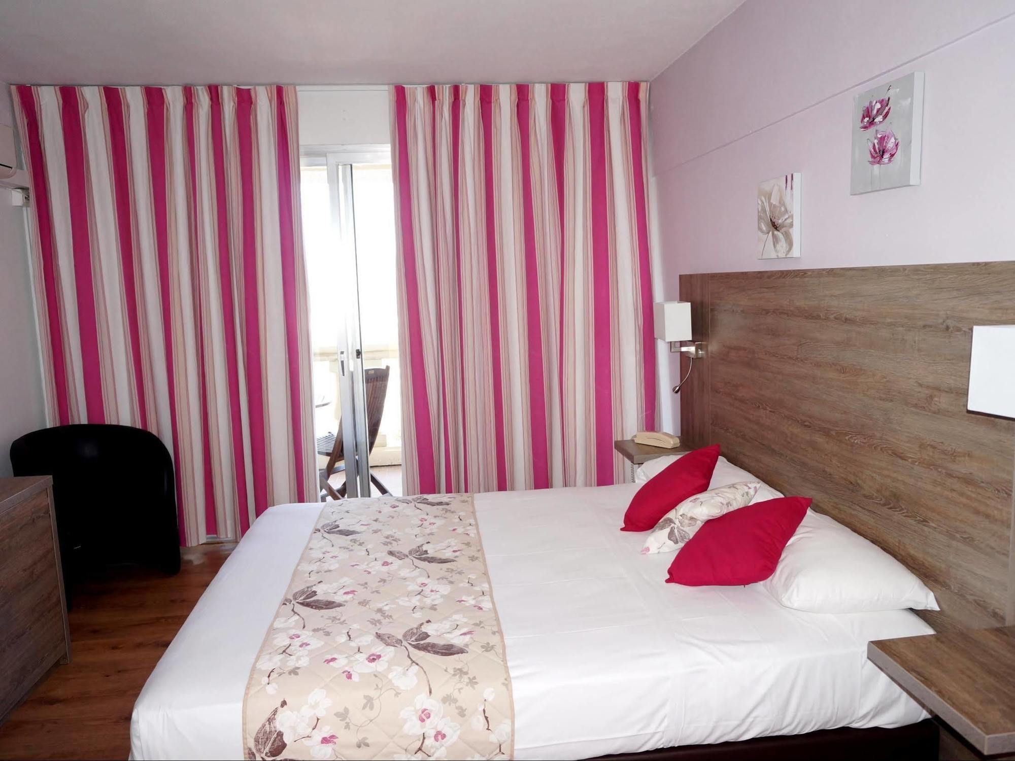 Logis Hotel Le Col De L'Ange Draguignan Dış mekan fotoğraf