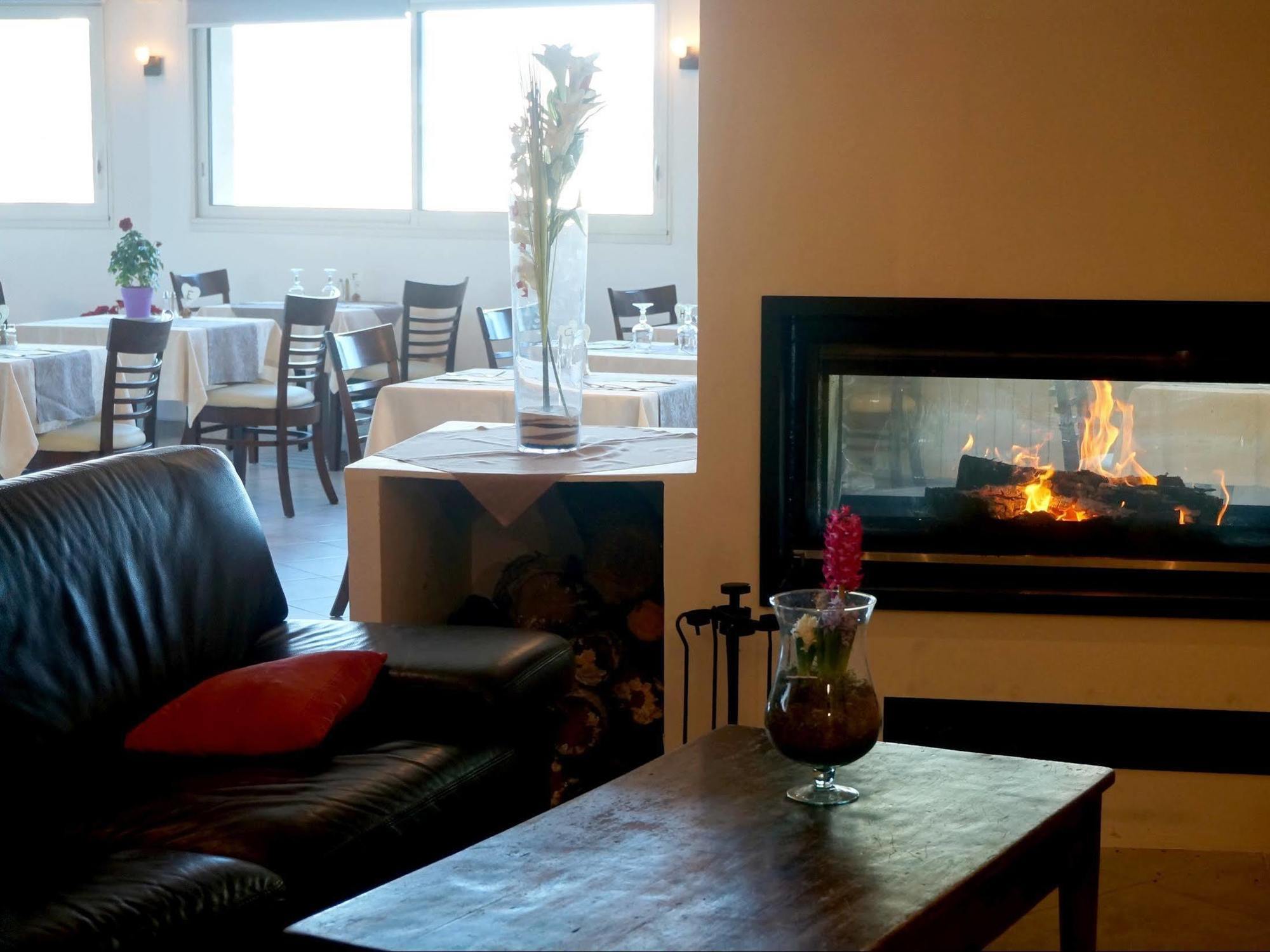 Logis Hotel Le Col De L'Ange Draguignan Dış mekan fotoğraf