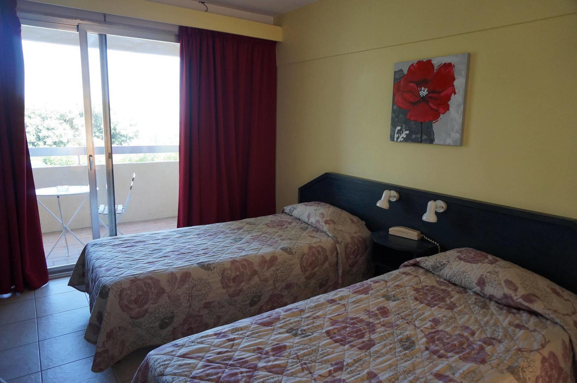Logis Hotel Le Col De L'Ange Draguignan Dış mekan fotoğraf