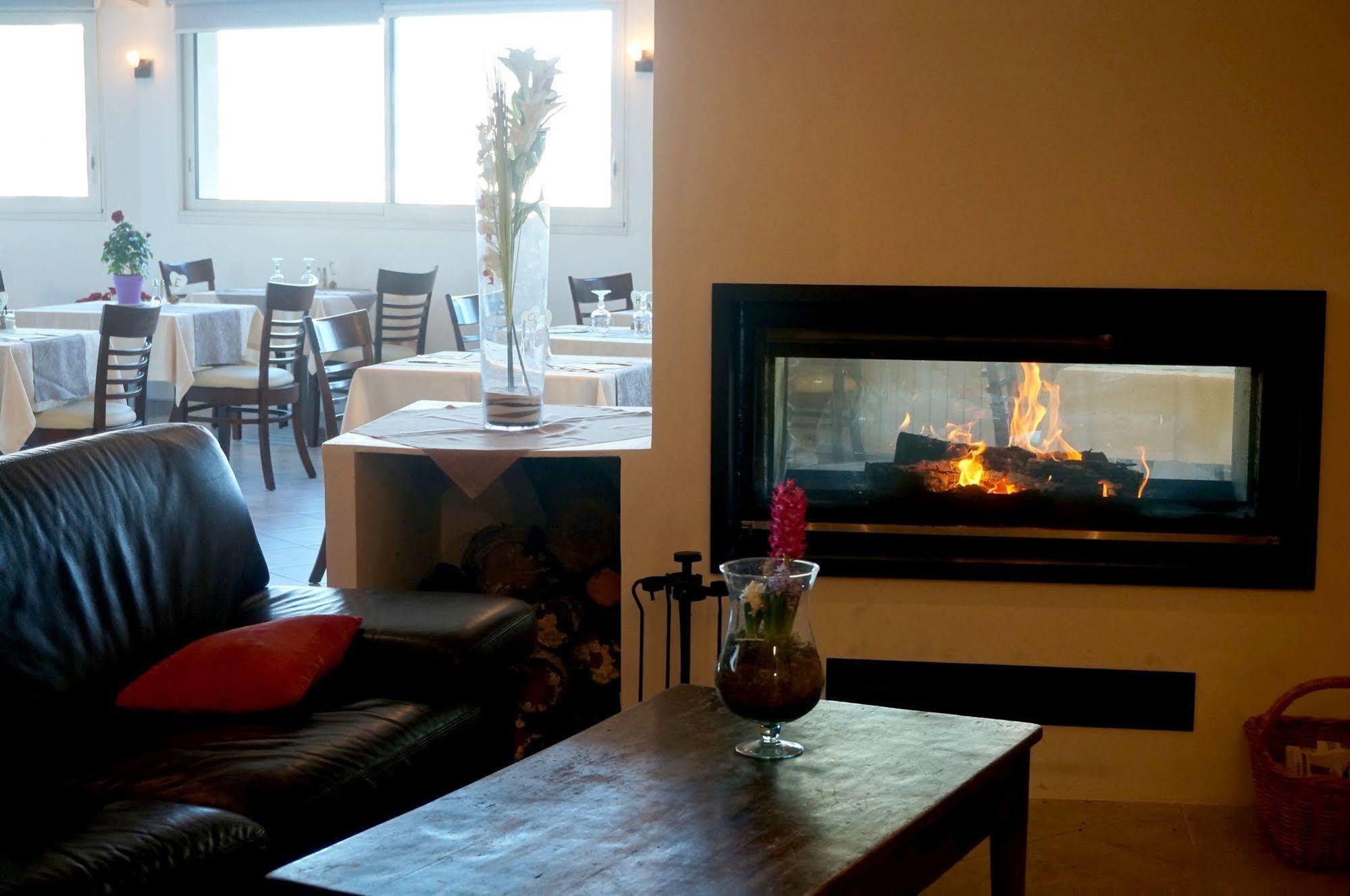 Logis Hotel Le Col De L'Ange Draguignan Dış mekan fotoğraf
